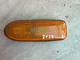 повторитель поворота на крыле левый, Nissan Primera P10 1990-1997