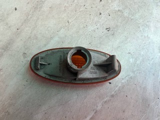 повторитель поворота на крыле правый, ориг. номер 236762-10, Nissan Almera Tino V10 2000-2003