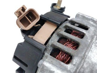 генератор, ориг. номер 37300-37250, SG9B025, 2542284E, Hyundai Santa Fe 2000-2004