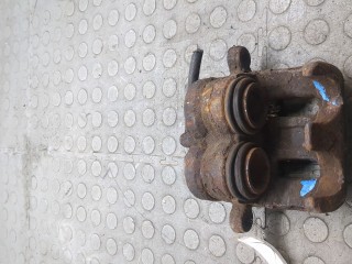 Суппорт левый передний, ориг. номер MR510537, Mitsubishi Pajero 2002-2006