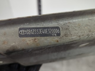 Усилитель бампера задний, ориг. номер 5202102230, Toyota Auris E18