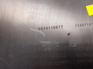 Пластик (обшивка) салона, ориг. номер 9824110877, Peugeot 5008 2017-2020