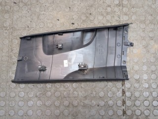 Обшивка центральной стойки правая, ориг. номер 8V5867240, Audi A3 2016-2020