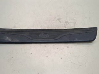 Накладка на порог левая задняя, ориг. номер 858723Y000RY, Hyundai Elantra 2013-2016
