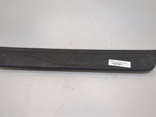 Накладка на порог правая задняя, ориг. номер 858823Y000RY, Hyundai Elantra 2013-2016