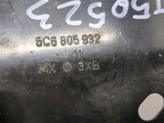 Кронштейн фары правый, ориг. номер 5C6805932, Volkswagen Jetta 2010-2014