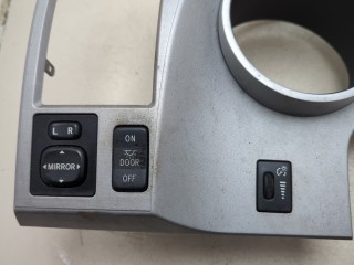 Рамка под щиток приборов, ориг. номер 8487008010, 841700C020, 847240C010, 554100C040, Toyota Sequoia 2007-2017