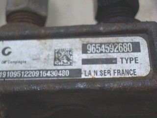 Рампа (рейка) топливная, ориг. номер 9654592680, Mazda 3 2006-2009