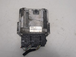Блок управления двигателем Renault Trafic 2006-2014