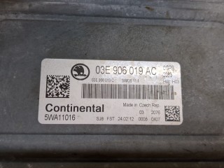 Блок управления двигателем, ориг. номер LNC1410BB, 5WA11016, Skoda Fabia 2010-2014
