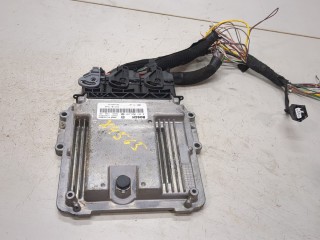 Блок управления двигателем Renault Trafic 2006-2014