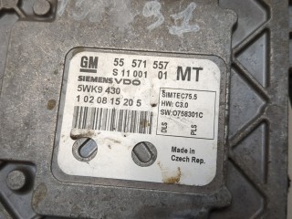 Блок управления двигателем, ориг. номер 55571557, Opel Zafira B 2005-2008