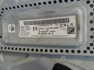 Блок управления радиоприемником, ориг. номер 1527974-00-D, Tesla Model Y 2020-2026