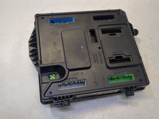 Блок управления бортовой сети (Body Control Module), ориг. номер 284B13640R, S180098201, Renault Scenic 2009-2012