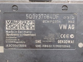 Блок управления бортовой сети (Body Control Module), ориг. номер 5Q0937084DF, Volkswagen Crafter 2016-2026