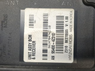 Блок управления бортовой сети (Body Control Module), ориг. номер 954004Z310, Hyundai Santa Fe 2015-2018