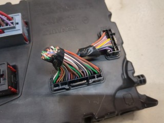 Блок управления бортовой сети (Body Control Module), ориг. номер 284B13867R, Renault Kangoo 2013-2021