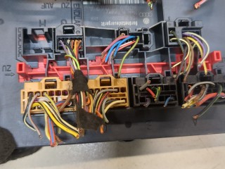 Блок управления бортовой сети (Body Control Module), ориг. номер 3C0937049A, Volkswagen Tiguan 2006-2011