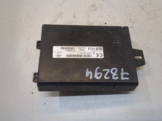 Блок управления бортовой сети (Body Control Module), ориг. номер 284B18533R, Opel Vivaro 2006-2014