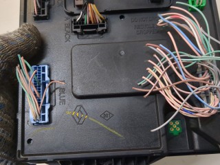 Блок управления бортовой сети (Body Control Module), ориг. номер 284B13297R, S180098201, Renault Megane 2006-2009