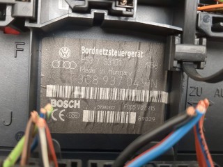 Блок управления бортовой сети (Body Control Module), ориг. номер 3C8937049N, Volkswagen Passat 2005-2010