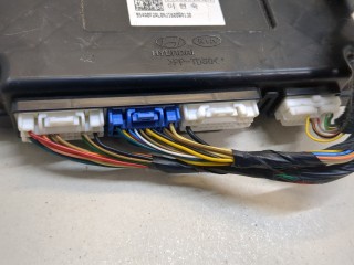 Блок управления бортовой сети (Body Control Module), ориг. номер 954A0-F2AL0, Hyundai Elantra 2018-2020