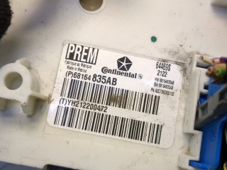 Блок управления бортовой сети (Body Control Module), ориг. номер 68164835AB, Chrysler 300C 2011-2015