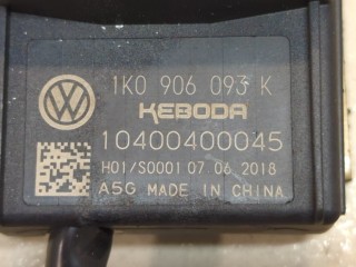 Блок управления топливным насосом, ориг. номер 1K0906093K, Volkswagen Passat CC 2008-2012