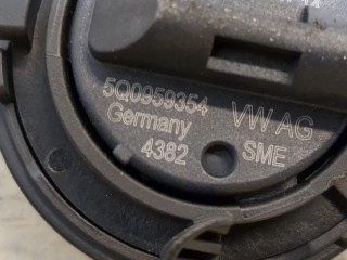 Датчик удара, ориг. номер 5Q0959354, Volkswagen Golf 2012-2017