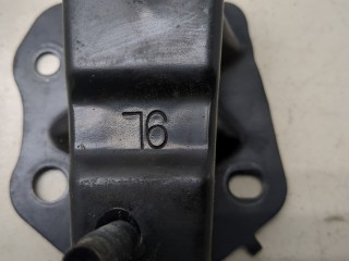 Кронштейн бампера левый задний, ориг. номер 5218201010, Toyota Matrix 2004-2008