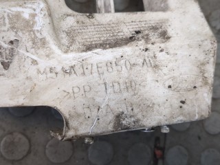 Кронштейн бампера правый задний, Ford Focus 2001-2005