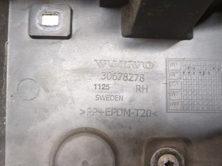 Кронштейн бампера правый задний, ориг. номер 30678278, Volvo XC90 2002-2006