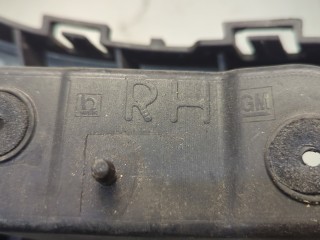 Кронштейн бампера правый задний, ориг. номер 42618244, Buick Encore 2012-2016
