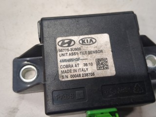 Датчик подвески левый передний, ориг. номер 957753U900, KIA Sportage 2008-2010