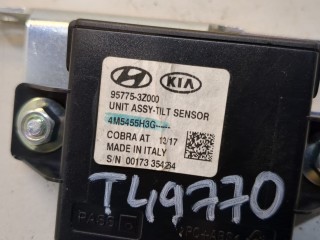 Датчик подвески левый задний, ориг. номер 95775-3Z000, Hyundai i40 2015-2019