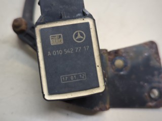 Датчик подвески левый передний, ориг. номер A0105427717, Mercedes GL-Класс 2009-2012