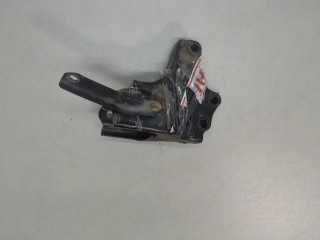 Кронштейн КПП правый передний, ориг. номер BL3K39010, Mazda Premacy 2001-2005