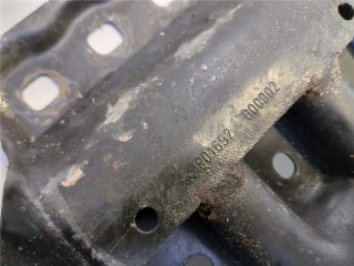 Кронштейн КПП левый передний, ориг. номер A2042400002, Mercedes C W204 2011-2015