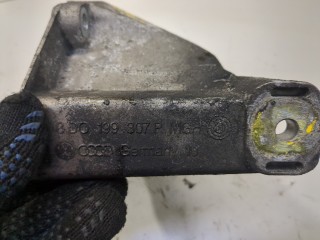 Кронштейн КПП левый передний, ориг. номер 8D0199305A, Volkswagen Passat 2000-2005