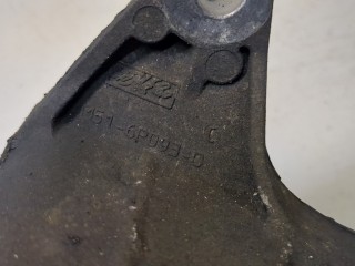 Кронштейн КПП, ориг. номер M516P0930, Ford Focus 2004-2008