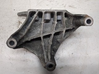 Кронштейн КПП, ориг. номер 13248506, Opel Astra 2006-2014