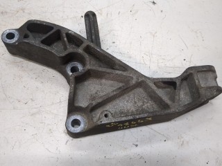 Кронштейн КПП левый, ориг. номер 24459824, Opel Astra 1998-2009