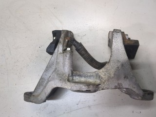 Кронштейн КПП, ориг. номер DB2T3908Y, Mazda CX-3 2015-2018