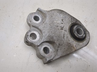 Кронштейн КПП, ориг. номер D10G39010, Mazda CX-3 2015-2018