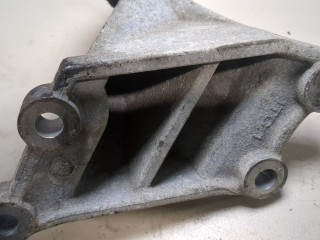 Кронштейн КПП, ориг. номер 112533NA0A, Nissan Leaf 2009-2017