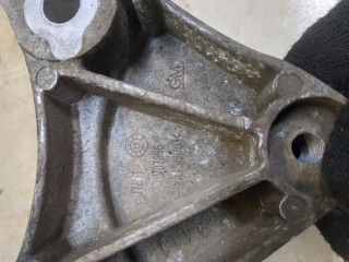 Кронштейн КПП, ориг. номер 84154411, Opel Insignia 2013-2017