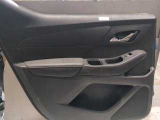 Дверная карта (Обшивка двери) левая задняя, ориг. номер 84824175, Chevrolet Traverse 2017-2021
