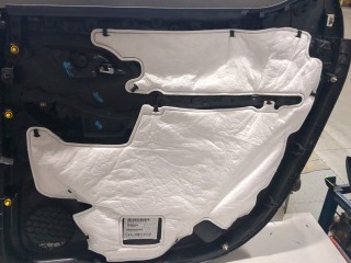 Дверная карта (Обшивка двери) левая задняя, ориг. номер 84824175, Chevrolet Traverse 2017-2021