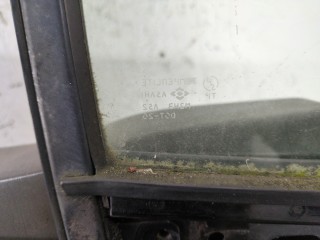 Дверная карта (Обшивка двери) правая передняя, ориг. номер 80900VE000, Nissan Elgrand 1997-2002