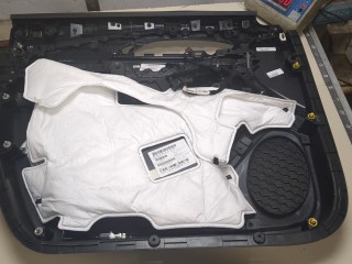 Дверная карта (Обшивка двери) правая передняя, ориг. номер 89363219, Chevrolet Traverse 2017-2021